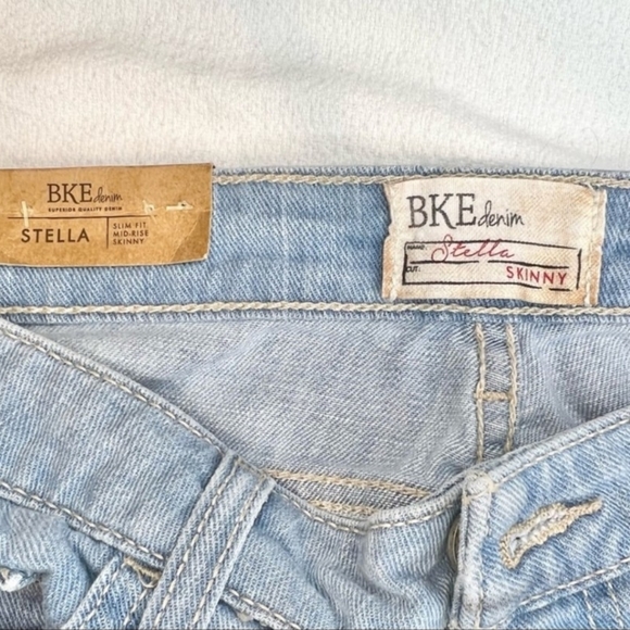 BKE Stella skinny distressed jeans - Picture 3 of 4